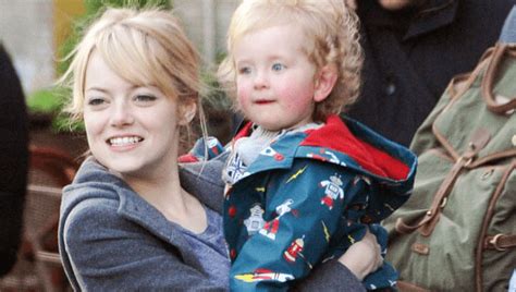 emma stone daughter images